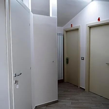 לינה וארוחת בוקר Dada ג'יפוני ואלה פיאנה
